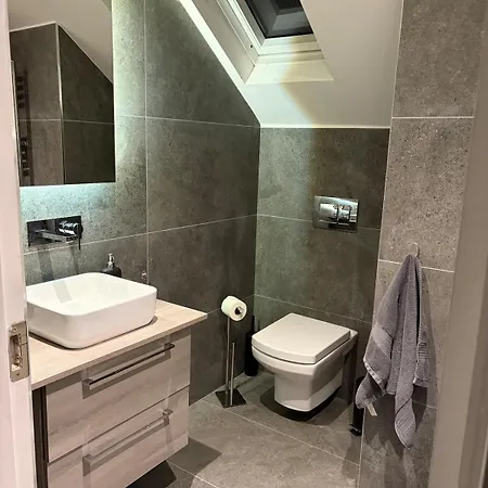 Modern Luxury Sleeps 20 Villa *