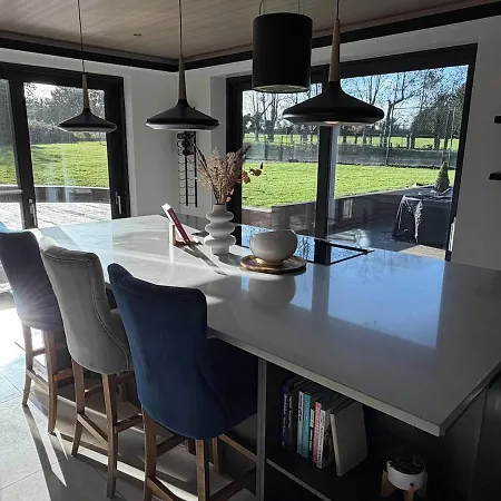 Villa Modern Luxury Sleeps 20