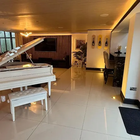 Modern Luxury Sleeps 20 Villa