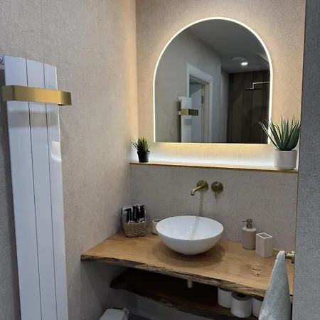 Villa Modern Luxury Sleeps 20 *