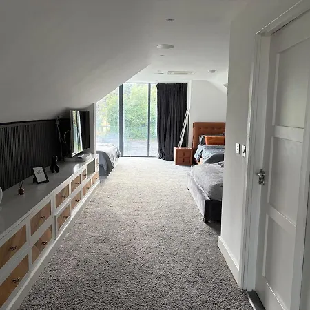 Modern Luxury Sleeps 20