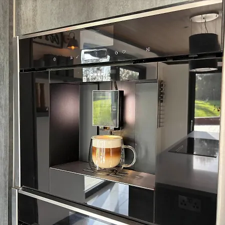 Modern Luxury Sleeps 20