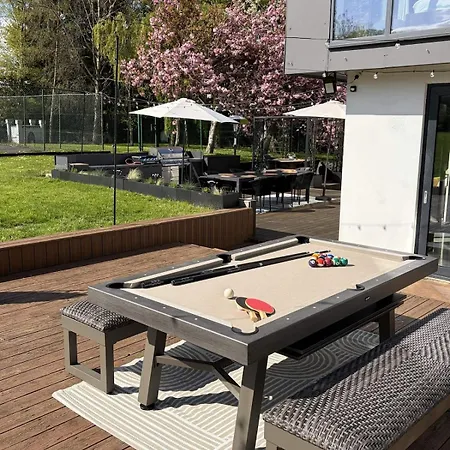 Villa Modern Luxury Sleeps 20